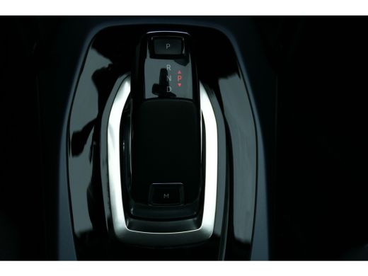 Peugeot 2008 1.2 PURETECH 130PK ALLURE PACK AUTOMAAT / NAVI / LED / PDC / CLIMA / 17"LMV / CAMERA / WINTERPAKK... ActivLease financial lease