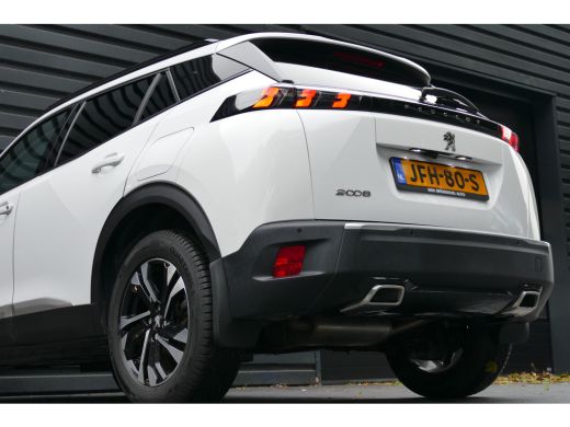 Peugeot 2008 1.2 PURETECH 130PK ALLURE PACK AUTOMAAT / NAVI / LED / PDC / CLIMA / 17"LMV / CAMERA / WINTERPAKK... ActivLease financial lease