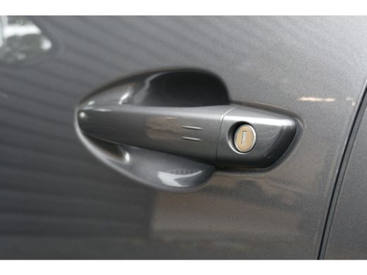 Peugeot 3008 1.6 HYBRID 225PK ALLURE PACK AUTOMAAT / NAVI / LED / PDC / CLIMA / 17"LMV / CAMERA / WINTERPAKKET... ActivLease financial lease