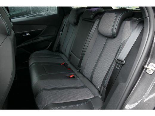 Peugeot 3008 1.6 HYBRID 225PK ALLURE PACK AUTOMAAT / NAVI / LED / PDC / CLIMA / 17"LMV / CAMERA / WINTERPAKKET... ActivLease financial lease