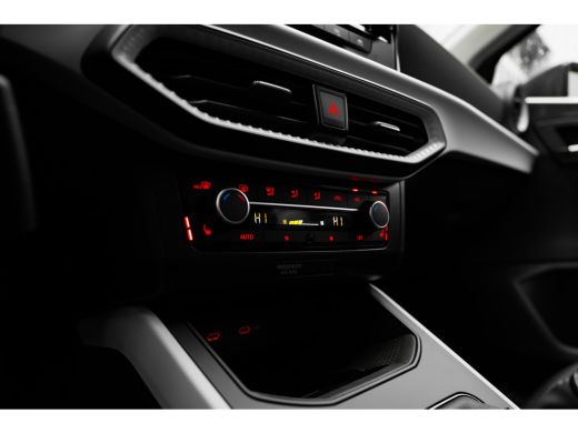 Seat Arona Style Business Connect | Airconditioning automatisch met 2-zone-temperatuurregeling | Automatisch... ActivLease financial lease
