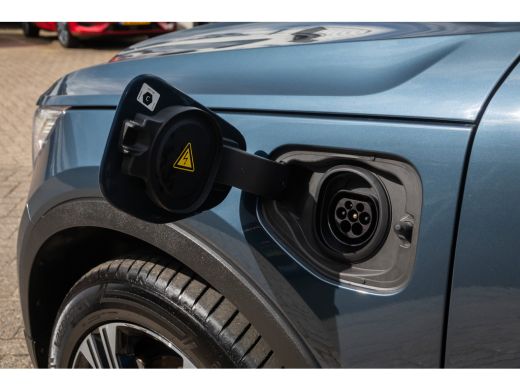 Volvo  XC40 1.5 T5 Recharge Inscription | Trekhaak | Elektrisch pano-dak | Cruise adaptief | Stoel+stuur verw... ActivLease financial lease