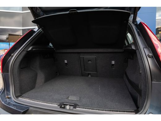 Volvo  XC40 1.5 T5 Recharge Inscription | Trekhaak | Elektrisch pano-dak | Cruise adaptief | Stoel+stuur verw... ActivLease financial lease