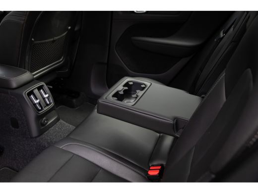 Volvo  XC40 1.5 T5 Recharge Inscription | Trekhaak | Elektrisch pano-dak | Cruise adaptief | Stoel+stuur verw... ActivLease financial lease