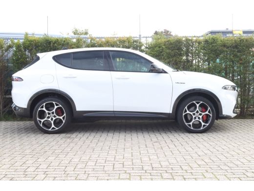 Alfa Romeo Tonale 1.3T PHEV Veloce 360 Camera l Adaptive Cruise Control l ActivLease financial lease