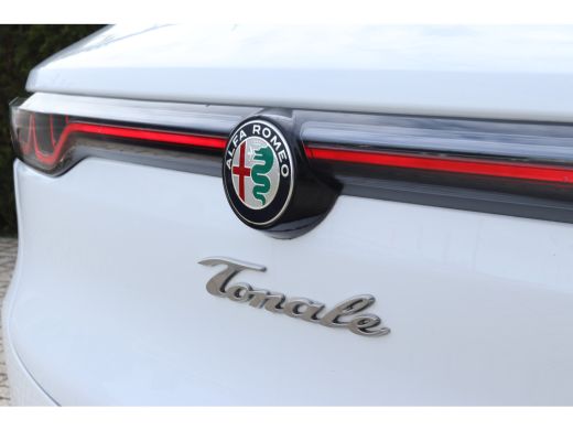 Alfa Romeo Tonale 1.3T PHEV Veloce 360 Camera l Adaptive Cruise Control l ActivLease financial lease