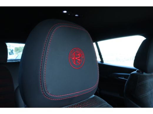 Alfa Romeo Tonale 1.3T PHEV Veloce 360 Camera l Adaptive Cruise Control l ActivLease financial lease