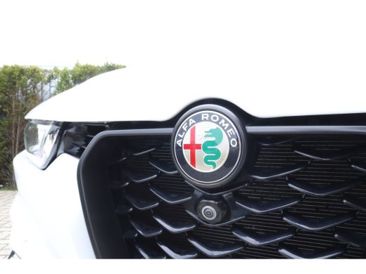 Alfa Romeo Tonale 1.3T PHEV Veloce 360 Camera l Adaptive Cruise Control l ActivLease financial lease