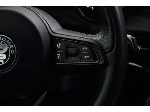 Alfa Romeo Tonale 1.5T Hybrid Super | Airco (automatisch) | Alarm klasse 1(startblokkering) | Apple Carplay/Android... ActivLease financial lease