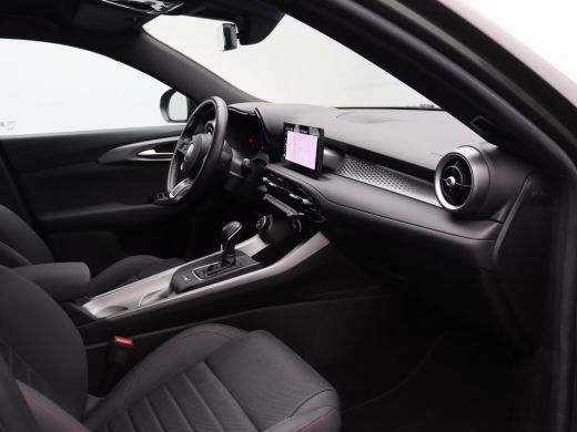 Alfa Romeo Tonale 1.5T Hybrid Super | Airco (automatisch) | Alarm klasse 1(startblokkering) | Apple Carplay/Android... ActivLease financial lease