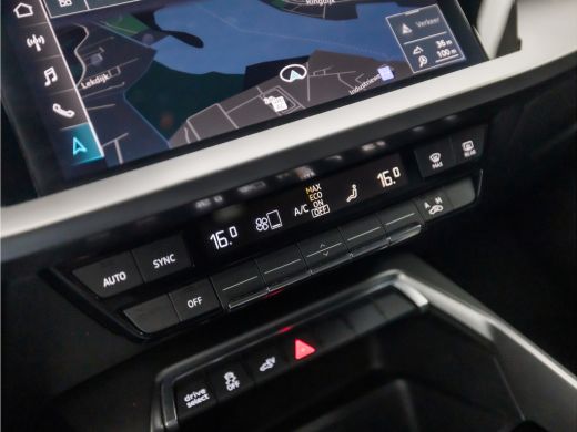 Audi A3 Sportback 40 TFSI e Sport 204Pk Automaat (SCHUIFDAK, APPLE CARPLAY, GROOT NAVI, SPORTSTOELEN, PAR... ActivLease financial lease