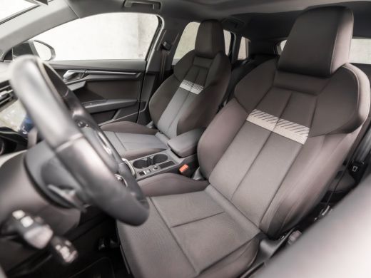 Audi A3 Sportback 40 TFSI e Sport 204Pk Automaat (SCHUIFDAK, APPLE CARPLAY, GROOT NAVI, SPORTSTOELEN, PAR... ActivLease financial lease