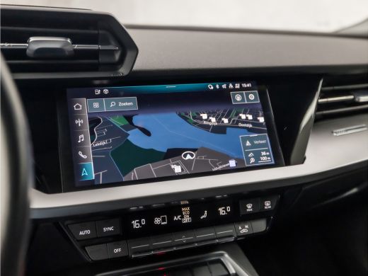 Audi A3 Sportback 40 TFSI e Sport 204Pk Automaat (SCHUIFDAK, APPLE CARPLAY, GROOT NAVI, SPORTSTOELEN, PAR... ActivLease financial lease
