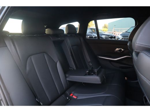 BMW 3 Serie Touring M-Sport Hifi / Stoelverwarming / 18inch / Sportstoelen / ActivLease financial lease