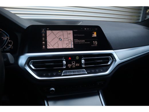 BMW 3 Serie Touring M-Sport Hifi / Stoelverwarming / 18inch / Sportstoelen / ActivLease financial lease