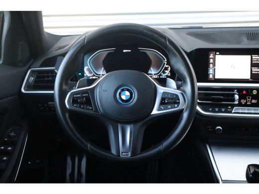 BMW 3 Serie Touring M-Sport Hifi / Stoelverwarming / 18inch / Sportstoelen / ActivLease financial lease