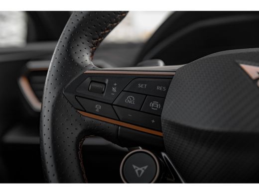 CUPRA Leon Sportstourer 1.5 e-Hybrid 204pk | Achteruitrijcamera | 18" | Adaptive Cruise | Dodehoeksensor ActivLease financial lease