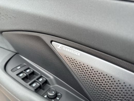 CUPRA Terramar 1.5 TSI e-Hybrid VZ America s CUP | PHEV | 272 Pk | Americas Cup Lim Edition | Trekhaak | Pano Dak | ActivLease financial lease