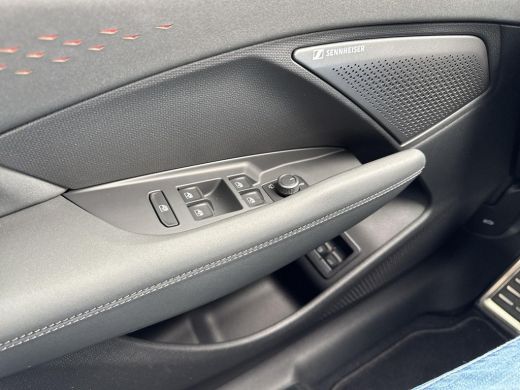 CUPRA Terramar 1.5 TSI e-Hybrid VZ America s CUP | PHEV | 272 Pk | Americas Cup Lim Edition | Trekhaak | Pano Dak | ActivLease financial lease