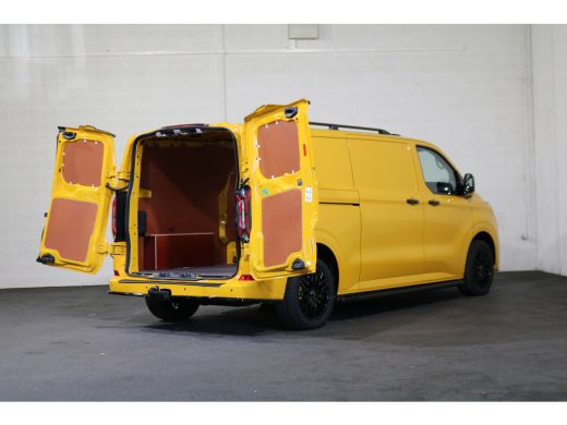 Ford E-Transit L2 H1 65 kWh Black Edition ActivLease financial lease