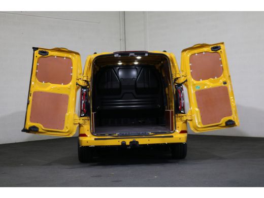 Ford E-Transit L2 H1 65 kWh Black Edition ActivLease financial lease