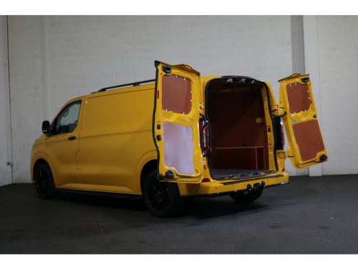 Ford E-Transit L2 H1 65 kWh Black Edition ActivLease financial lease