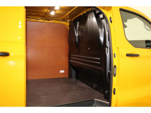 Ford E-Transit L2 H1 65 kWh Black Edition ActivLease financial lease