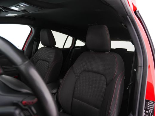 Ford Focus 2.0 ST-Line-X Business EcoBlue (INCL-BTW) Aut. *ADAPTIVE-CRUISE | DIGI-COCKPIT | KEYLESS | CAMERA... ActivLease financial lease