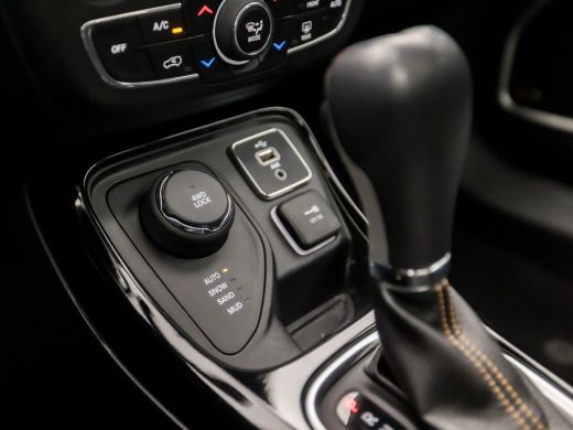 Jeep Compass 1.4 MultiAir Limited 4x4 170Pk Automaat (SCHUIFDAK, GROOT NAVI, APPLE CARPLAY, STUUR/STOELVERWARM... ActivLease financial lease
