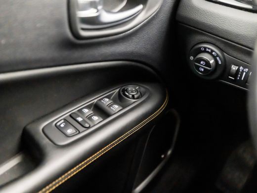 Jeep Compass 1.4 MultiAir Limited 4x4 170Pk Automaat (SCHUIFDAK, GROOT NAVI, APPLE CARPLAY, STUUR/STOELVERWARM... ActivLease financial lease