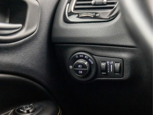 Jeep Compass 1.4 MultiAir Limited 4x4 170Pk Automaat (SCHUIFDAK, GROOT NAVI, APPLE CARPLAY, STUUR/STOELVERWARM... ActivLease financial lease