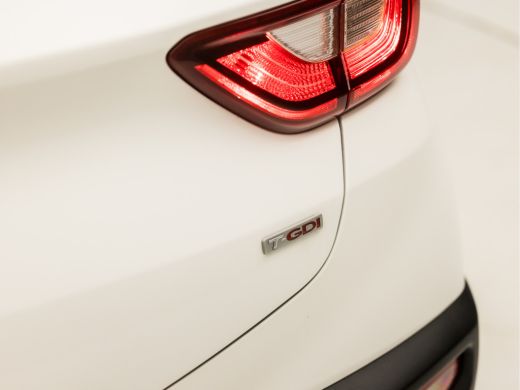 Kia Stonic 1.0 T-GDi DynamicLine (APPLE CARPLAY, NAVIGATIE, CAMERA, CRUISE, SPORTSTOELEN, PARKEERSENSOREN, L... ActivLease financial lease