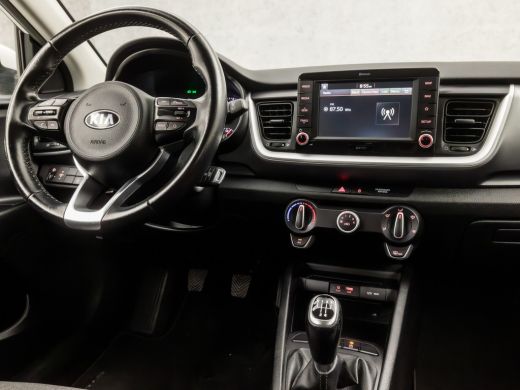 Kia Stonic 1.0 T-GDi DynamicLine (APPLE CARPLAY, NAVIGATIE, CAMERA, CRUISE, SPORTSTOELEN, PARKEERSENSOREN, L... ActivLease financial lease
