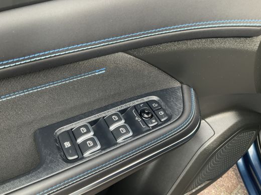 Lynk & Co 01 1.5 262pk Plug-in Pano.dak Apple Carplay Trekhaak ActivLease financial lease