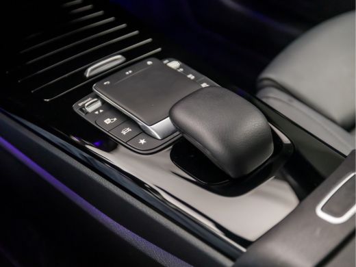 Mercedes-Benz A-Klasse 250 e Luxury Sport 218Pk Automaat (APPLE CARPLAY, GROOT NAVI, WIDESCREEN, SFEERVERLICHTING, LEDER... ActivLease financial lease
