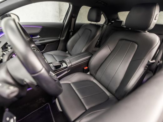 Mercedes-Benz A-Klasse 250 e Luxury Sport 218Pk Automaat (APPLE CARPLAY, GROOT NAVI, WIDESCREEN, SFEERVERLICHTING, LEDER... ActivLease financial lease