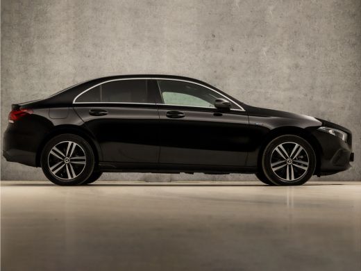 Mercedes-Benz A-Klasse 250 e Luxury Sport 218Pk Automaat (APPLE CARPLAY, GROOT NAVI, WIDESCREEN, SFEERVERLICHTING, LEDER... ActivLease financial lease