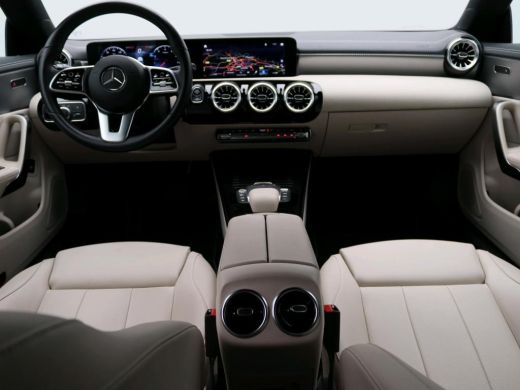 Mercedes-Benz CLA Luxury Line | Navi | Camera | LED | ActivLease financial lease