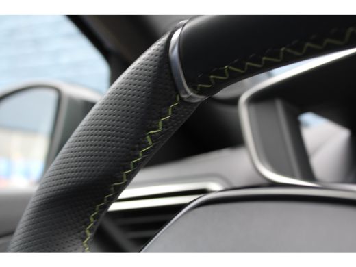 Peugeot 2008 1.2 Hybrid 136 GT | Automaat | Navigatie | Camera | Adaptieve cruise control | Mild Hybrid | BTW | ActivLease financial lease