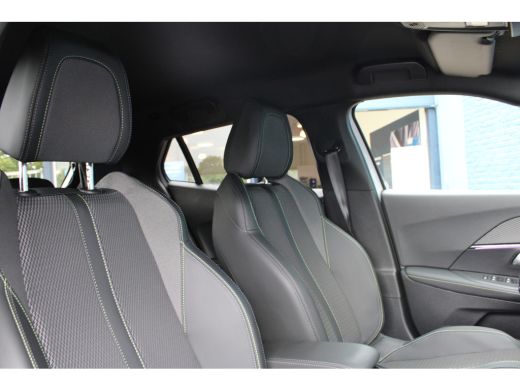 Peugeot 2008 1.2 Hybrid 136 GT | Automaat | Navigatie | Camera | Adaptieve cruise control | Mild Hybrid | BTW | ActivLease financial lease