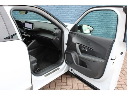 Peugeot 2008 1.2 Hybrid 136 GT | Automaat | Navigatie | Camera | Adaptieve cruise control | Mild Hybrid | BTW | ActivLease financial lease