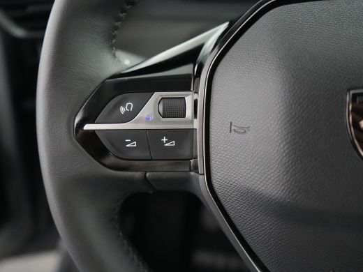 Peugeot 208 1.2 PureTech 100 Allure | Achterspoiler | Achteruitrijcamera | Alarm klasse 1(startblokkering) ActivLease financial lease
