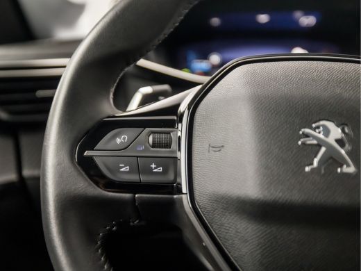Peugeot 208 1.2 PureTech Allure Sport Automaat (VIRTUAL COCKPIT, APPLE CARPLAY, GROOT NAVI, LEDER, KEYLESS, S... ActivLease financial lease