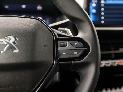 Peugeot 208 1.2 PureTech Allure Sport Automaat (VIRTUAL COCKPIT, APPLE CARPLAY, GROOT NAVI, LEDER, KEYLESS, S... ActivLease financial lease