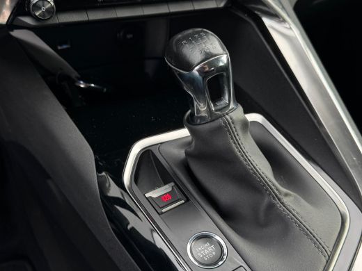 Peugeot 3008 1.2 PureTech Blue Lease Active NL AUTO | CAMERA | TREKHAAK | CARPLAY | ActivLease financial lease