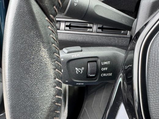 Peugeot 3008 1.2 PureTech Blue Lease Active NL AUTO | CAMERA | TREKHAAK | CARPLAY | ActivLease financial lease