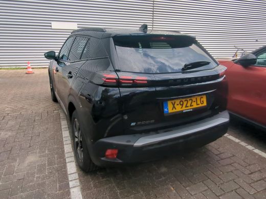 Peugeot e-2008 EV GT 54 kWh | Navigatie | Camera voor + achter | Stoelverwarming | Comfortstoelen | Nieuw model | ActivLease financial lease