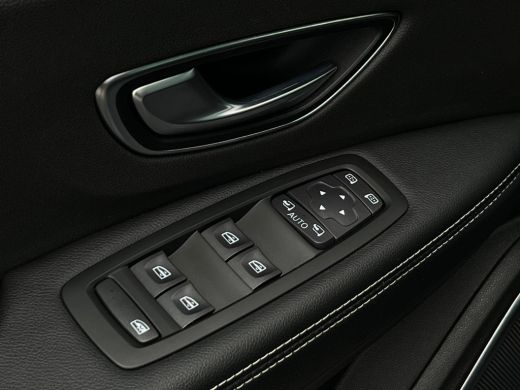 Renault Scénic 1.3 TCe 140 EDC Intens NL AUTO | TREKHAAK | PANO | CAMERA | ActivLease financial lease