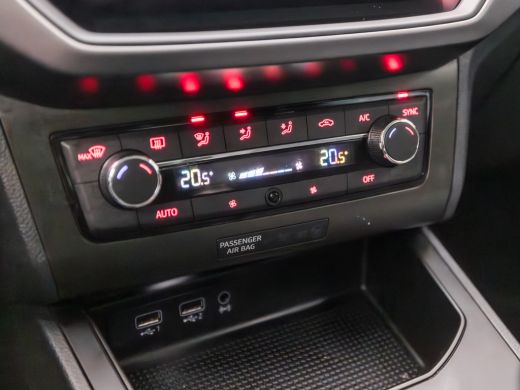 Seat Ibiza 1.0 TSI Sport (APPLE CARPLAY, GROOT NAVI, CAMERA, CLIMATE, CRUISE, SPORTSTOELEN, GETINT GLAS, LM ... ActivLease financial lease