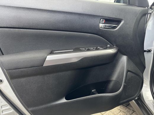 Suzuki Vitara 1.4 Boosterjet Select Smart Hybrid Afneembare Trekhaak | All seasonbanden | Apple CarPlay & Andro... ActivLease financial lease